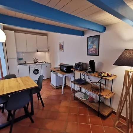 Apartment Avec Mezzanine En Bord De Borgo (Corsica)